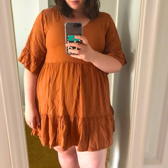 Flowy Sleeve Universal thread dress - Picture 1 of 4
